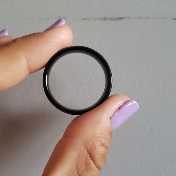 EUC Tungsten Carbide ring {14} - Picture 4 of 4